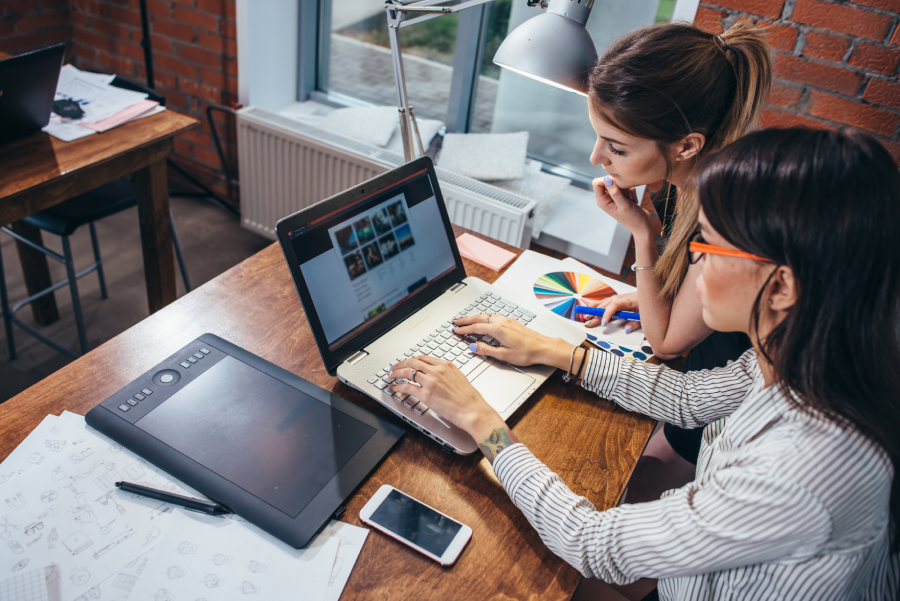 women working and collaborating